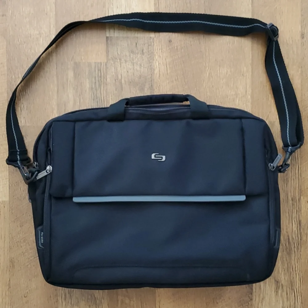 Solo Black Padded Laptop‎ Computer Messenger Bag